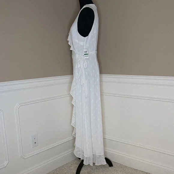 NWT Bar III Women’s White Sleeveless Wrap Dress, Size Large - Picture 2 of 13